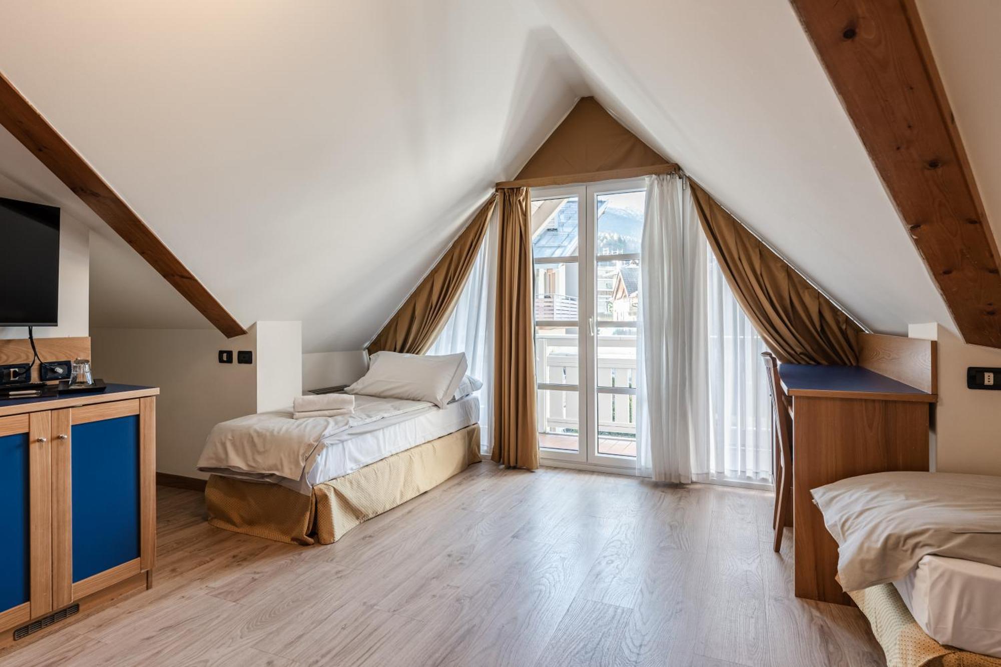 Hotel Garni Meledrio Dimaro Luaran gambar