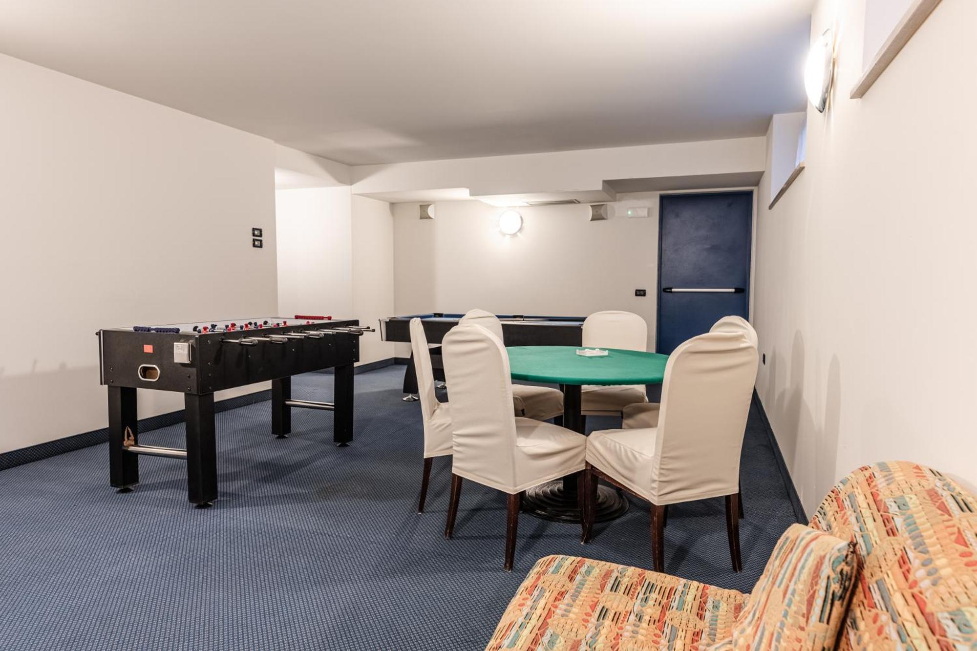 Hotel Garni Meledrio Dimaro Luaran gambar