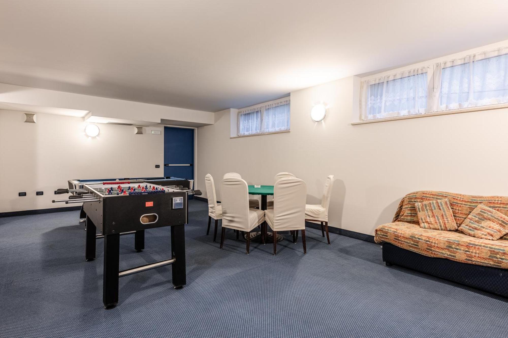 Hotel Garni Meledrio Dimaro Luaran gambar