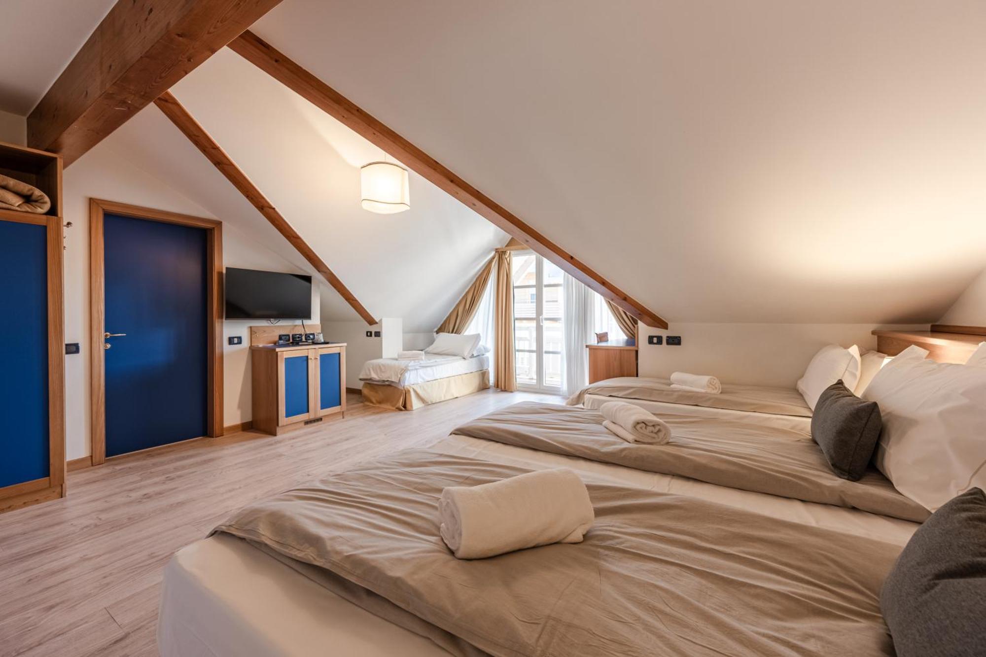 Hotel Garni Meledrio Dimaro Luaran gambar