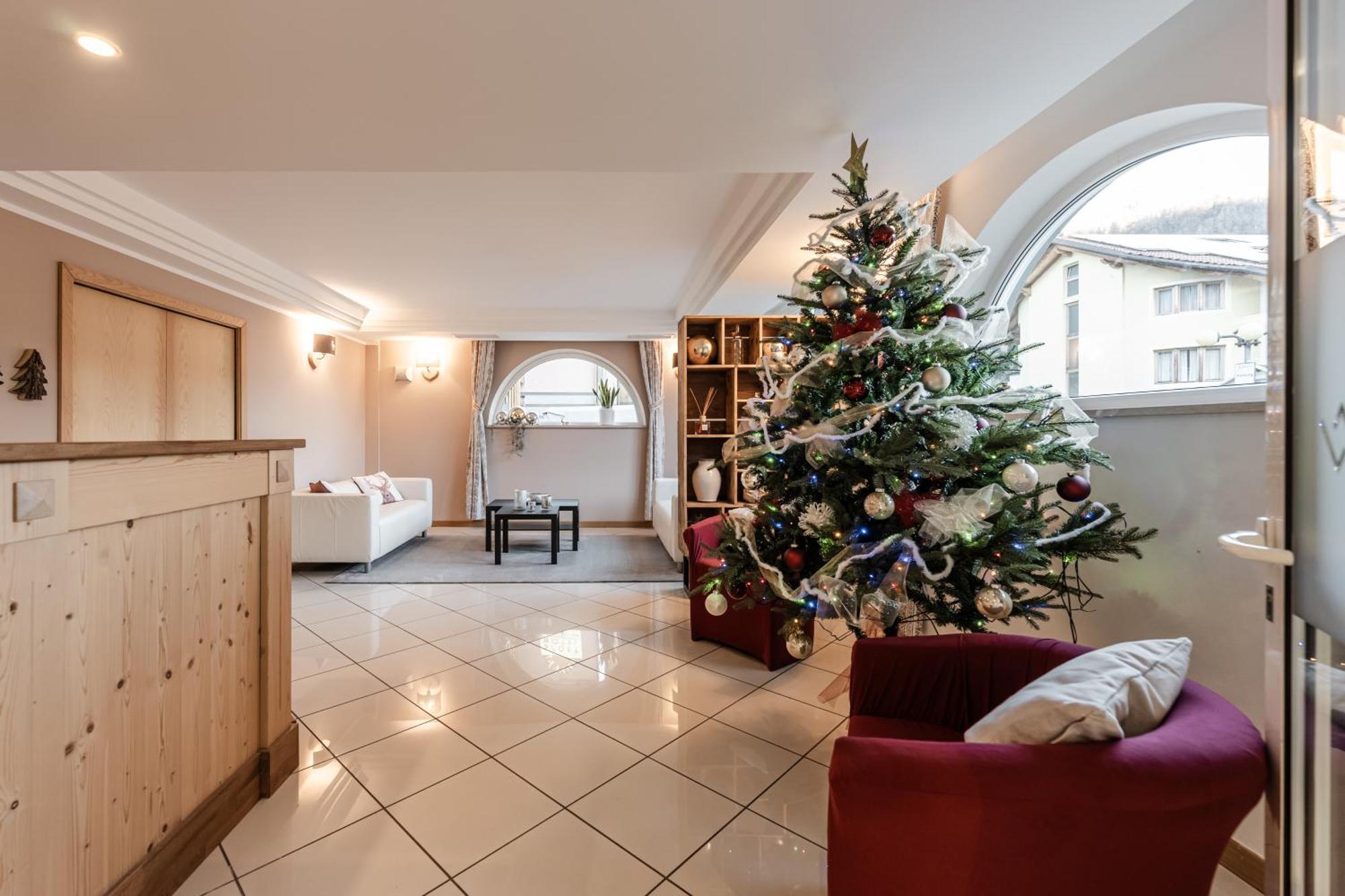 Hotel Garni Meledrio Dimaro Luaran gambar