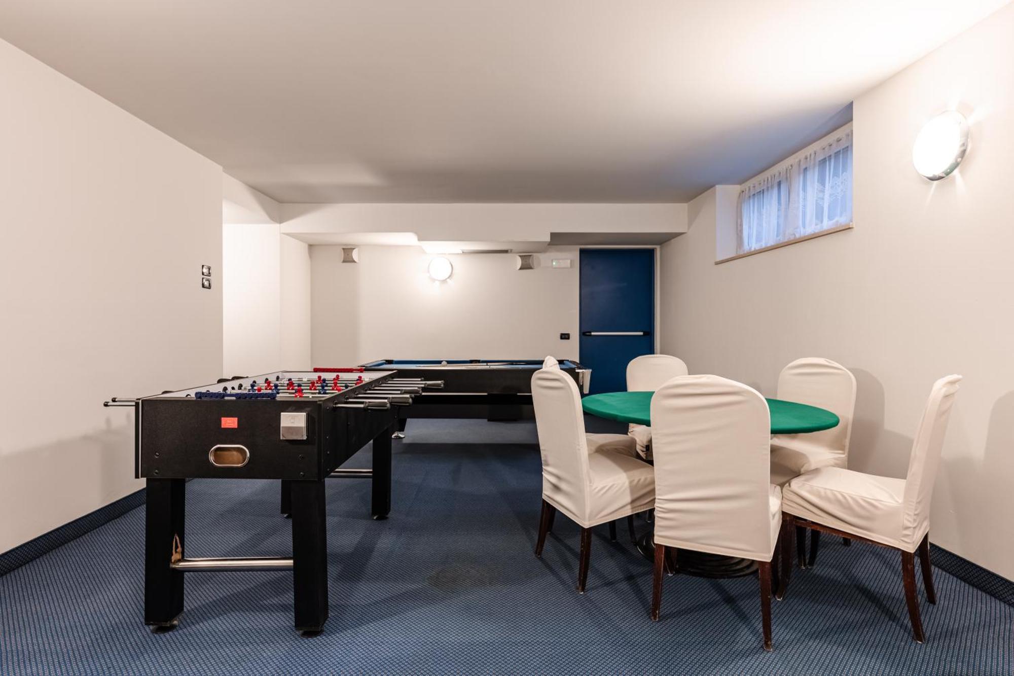 Hotel Garni Meledrio Dimaro Luaran gambar