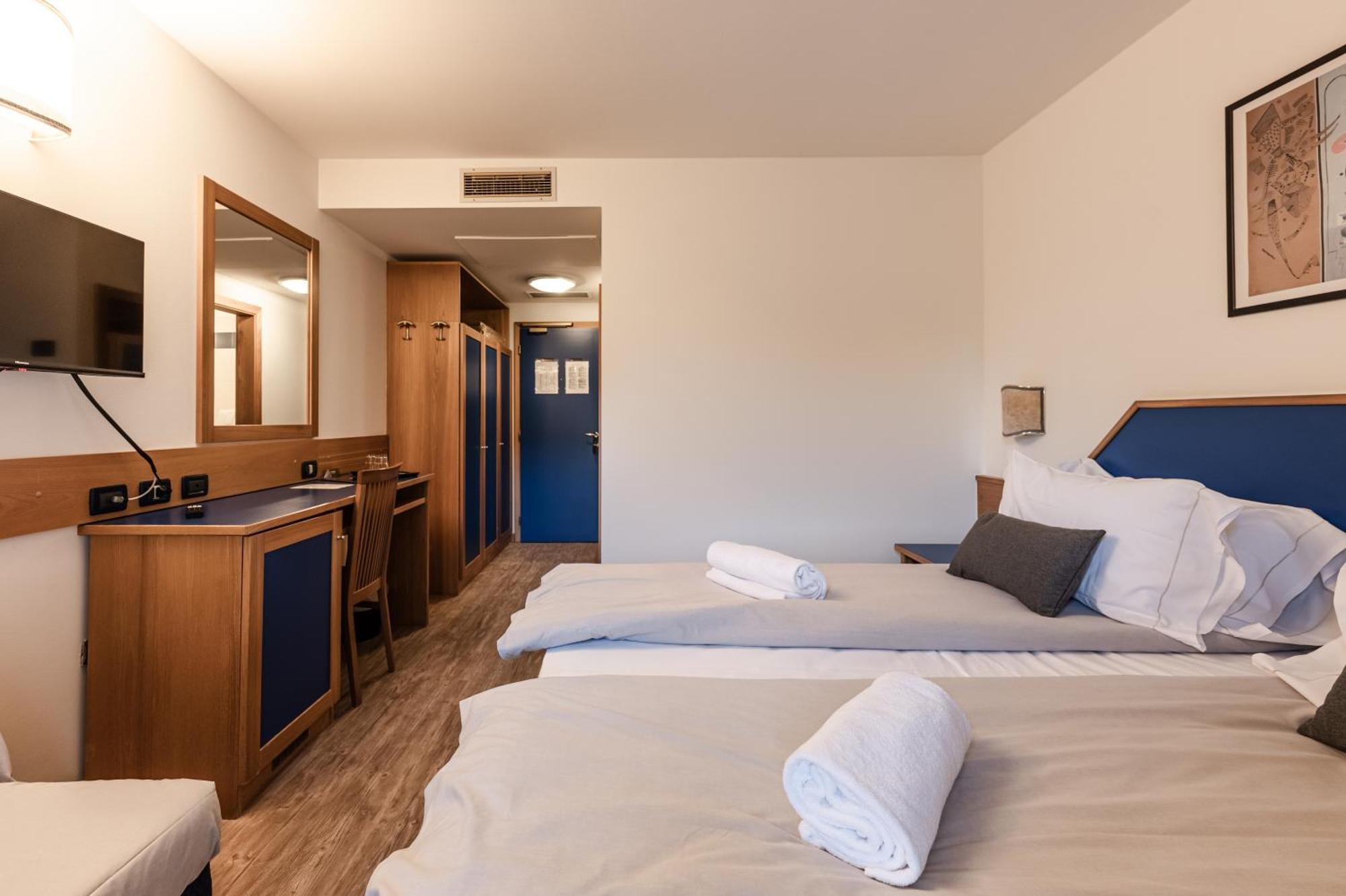 Hotel Garni Meledrio Dimaro Luaran gambar