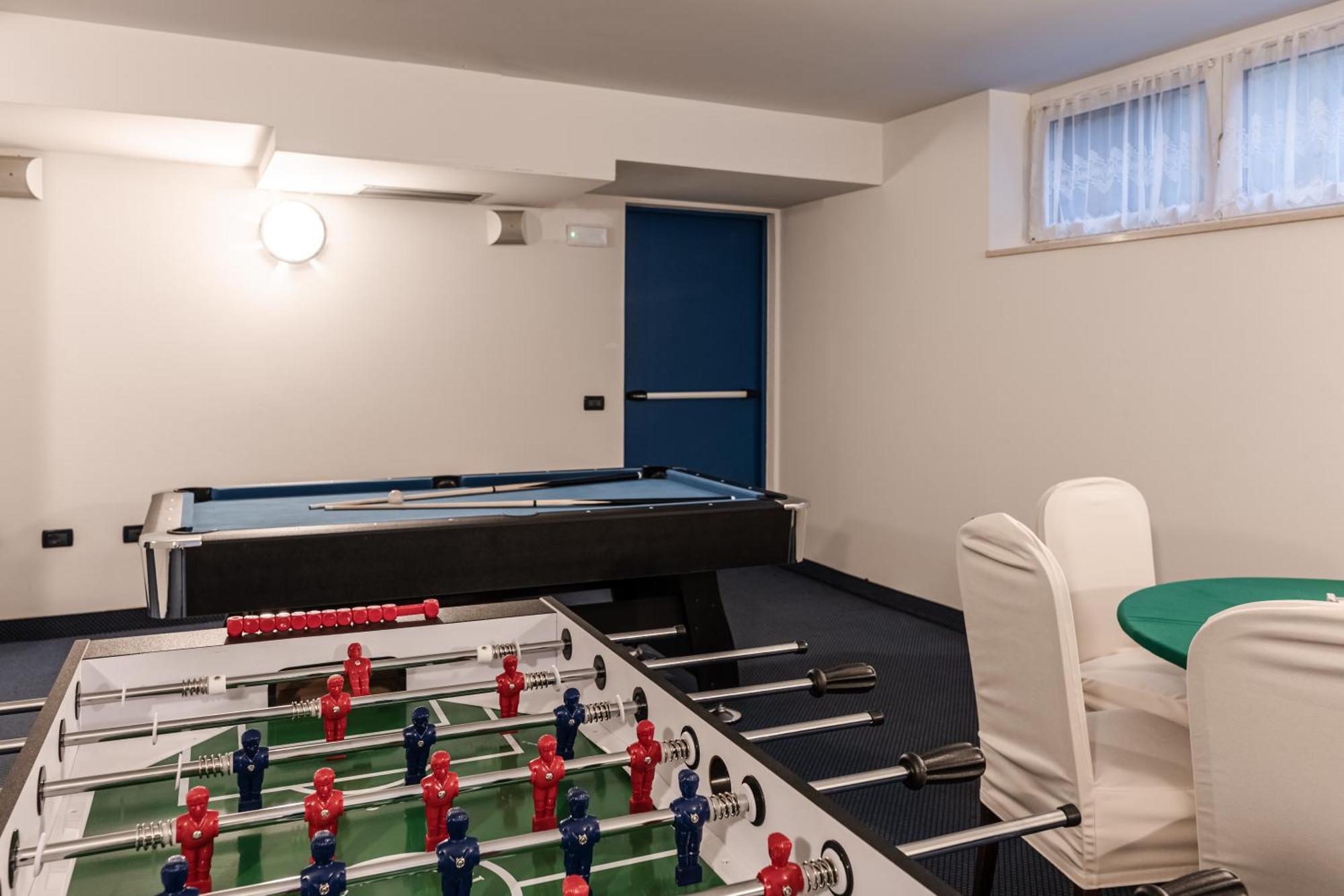 Hotel Garni Meledrio Dimaro Luaran gambar