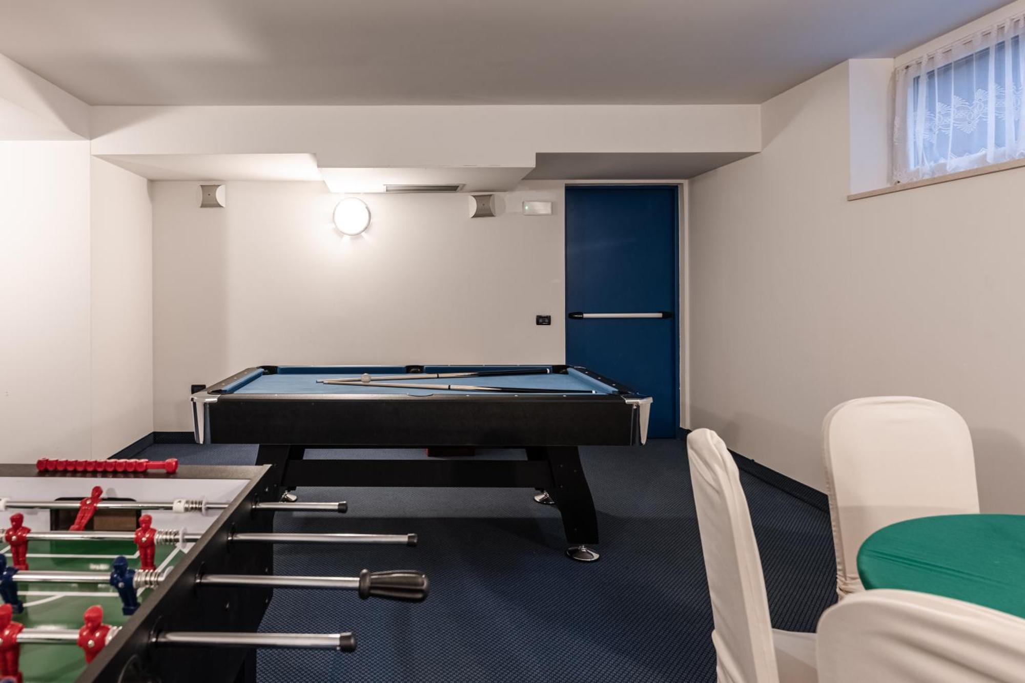 Hotel Garni Meledrio Dimaro Luaran gambar